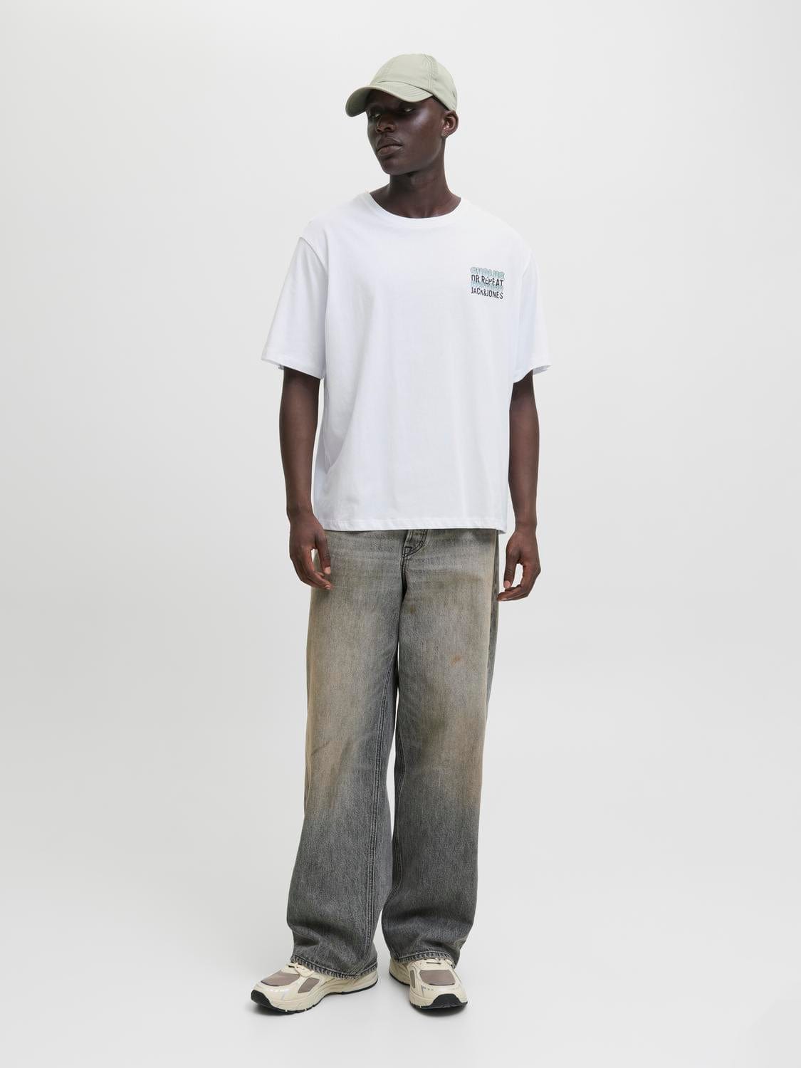 model_shot-front_full